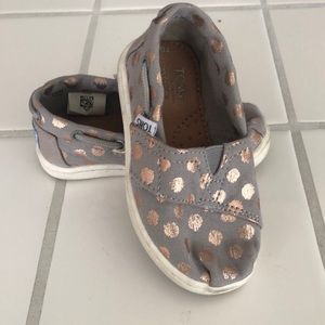Toddler girls TOMS shoes. Worn a handful of times